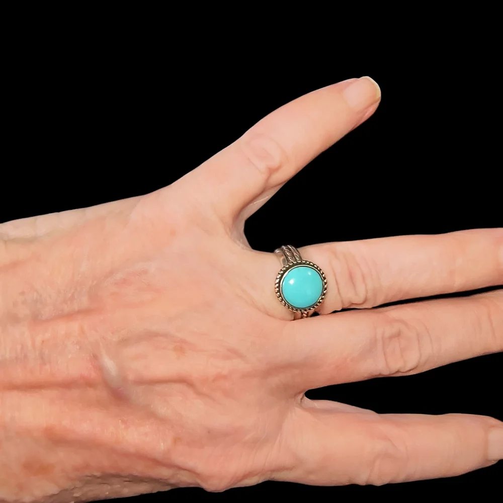Carolyn Pollack Vintage Turquoise And Sterling Silver Southwest Design Ring